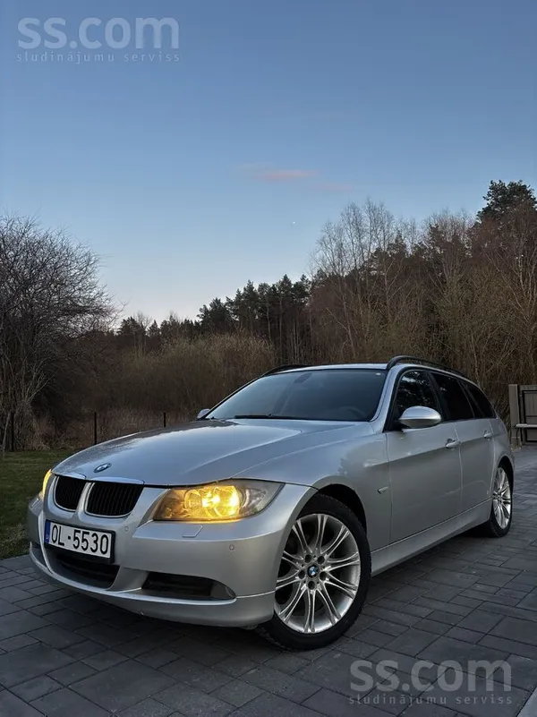 BMW 320