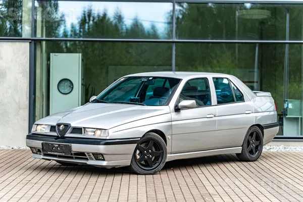 Alfa-Romeo 155 - 1