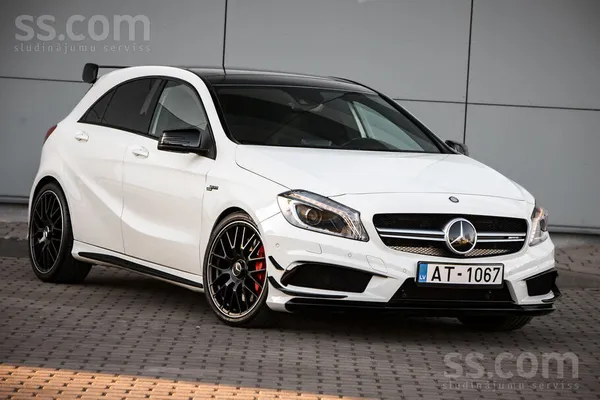 Mercedes A45 AMG - 1