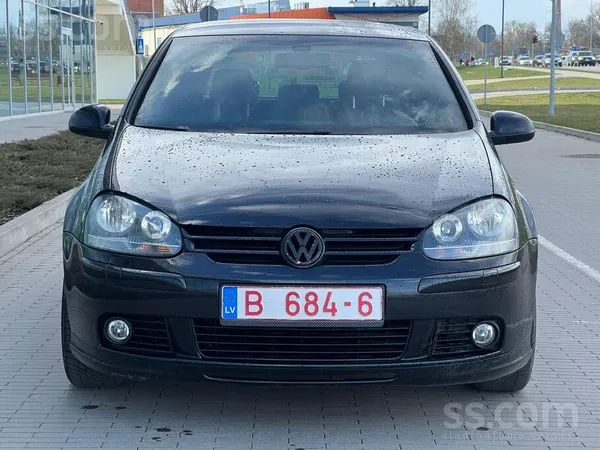 Volkswagen Golf 5 - 1
