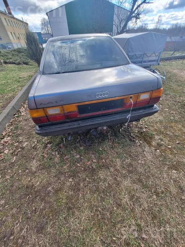Audi 100