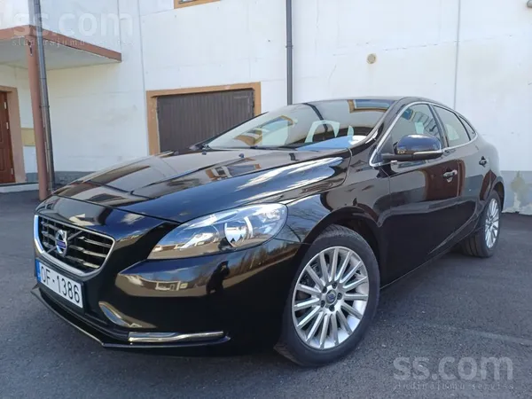 Volvo V40