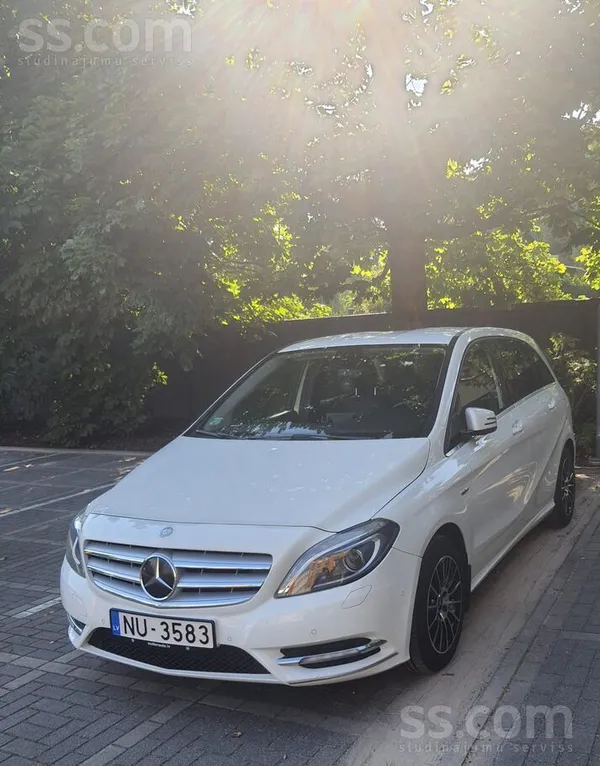Mercedes B200