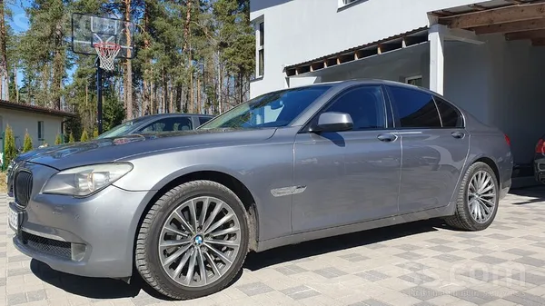 BMW 730