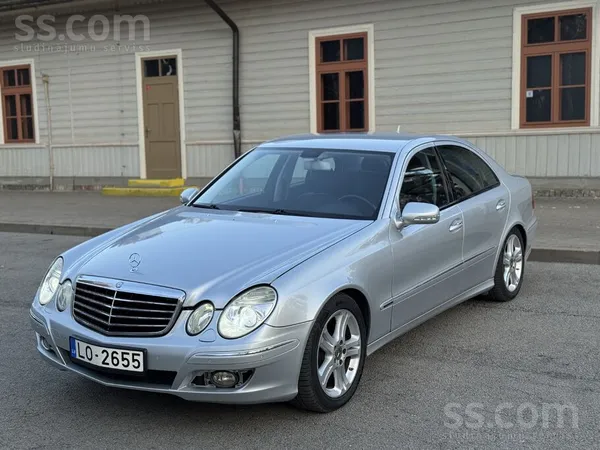 Mercedes E320