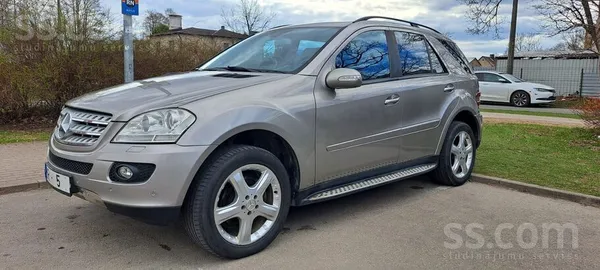 Хорошее техническое состояние. Offroad пакет(режимы бездорожья). Кожаный сал