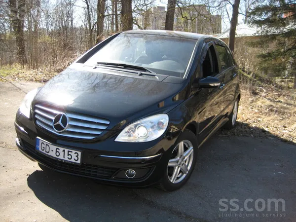 Mercedes B180