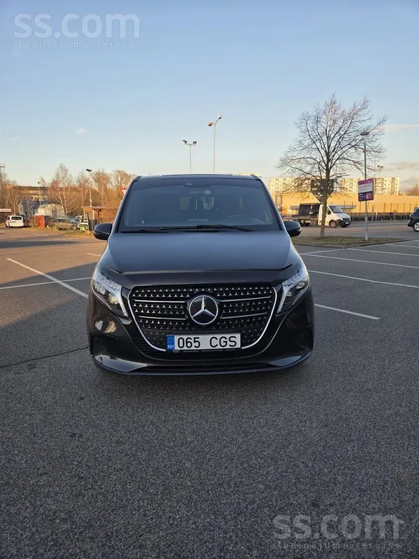 Mercedes V220