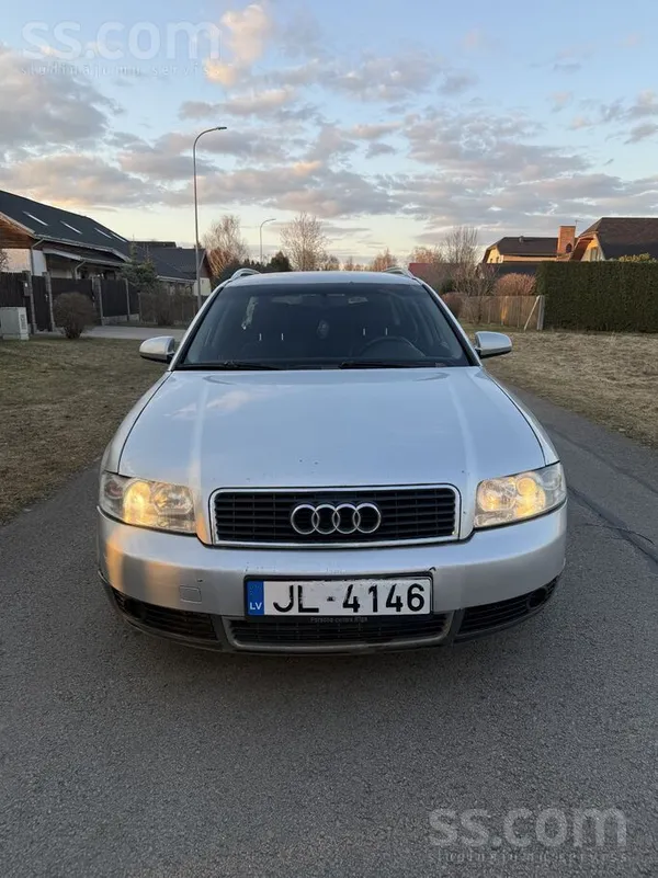 Pārdodu 2002. gada izlaiduma Audi A4 B6 ar 2, 5 litru dīzeļdzinēju. Auto ir