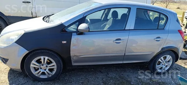 Pārdodu opel corsa 1, 2 bendzīns ar motora defektu pazuda kompresija. Prieks