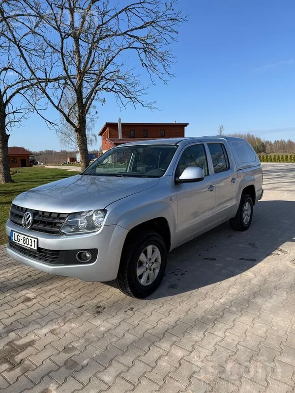 Volkswagen Pārdod uzticamu un praktisku pikapu. Tehniski labā