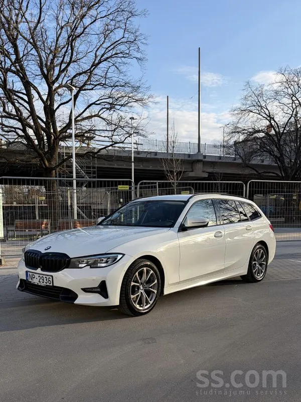 BMW 320