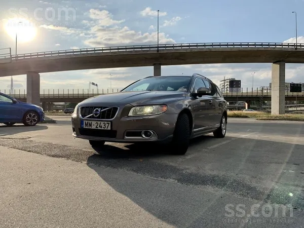Volvo V70