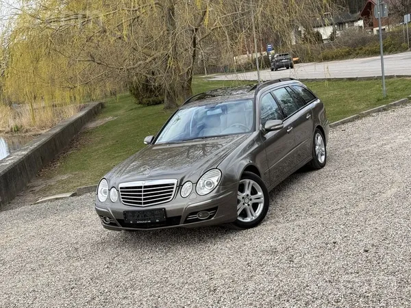 Mercedes E320