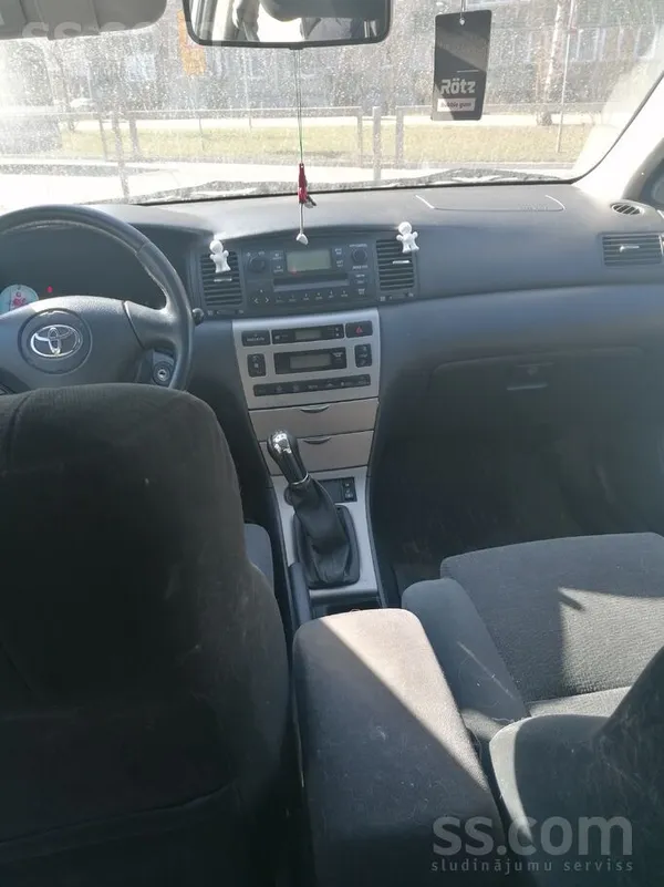 Pardodas Tojota Corolla 2003.g Benzins. Auto normal stavoklis. Cena runajama