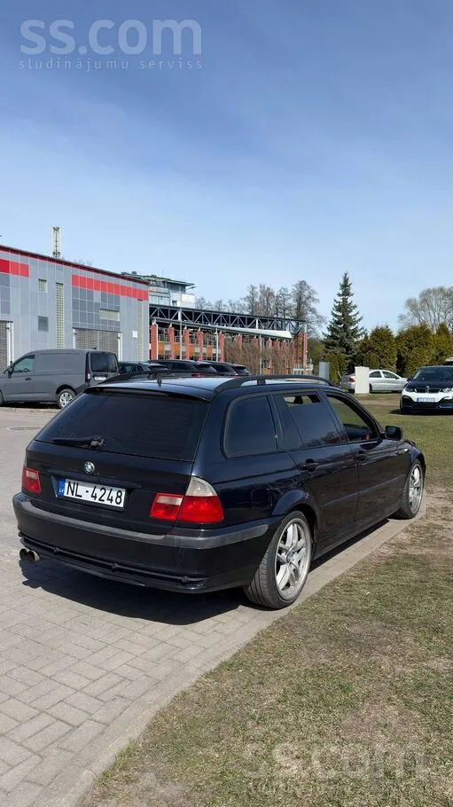 BMW 330