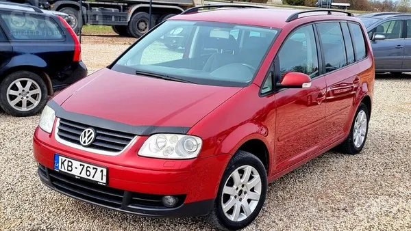 Vizuāli un tehniski labs, kopts auto. Tīrs salons, virsbūve praktiski nav rū