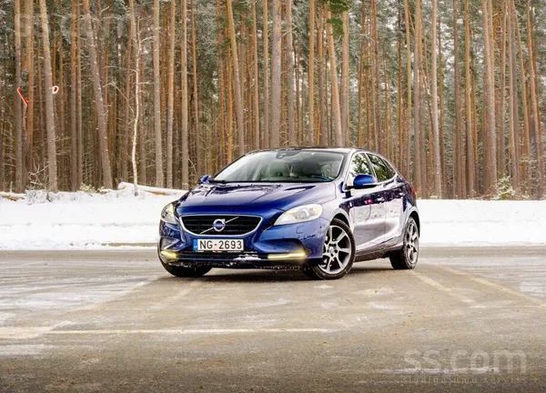 Volvo V40