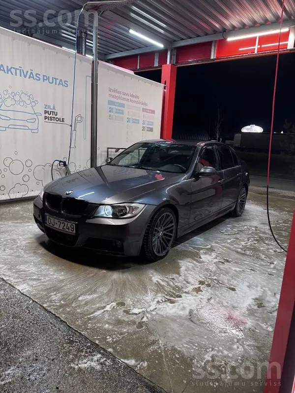 BMW 320