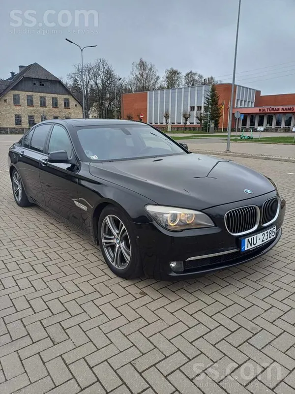 BMW 730