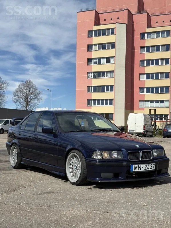 BMW 325