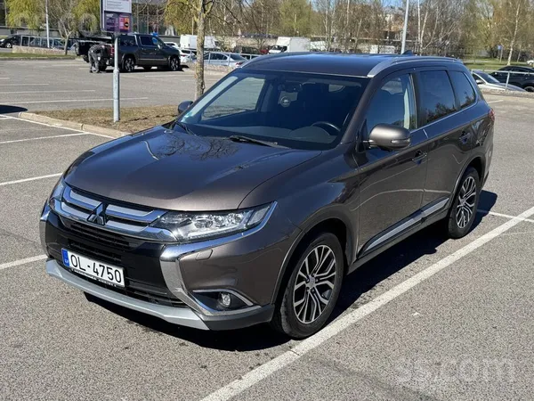 Mitsubishi Outlander - 1