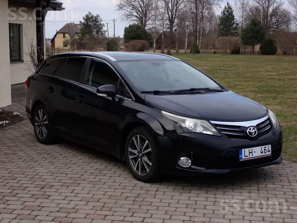 Toyota Izcils Toyota Avensis 2.2 D-4D Combi Executive 201