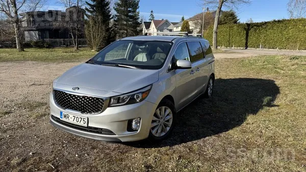 KIA Продаётся ухоженный и комфортный семейный минивэн.