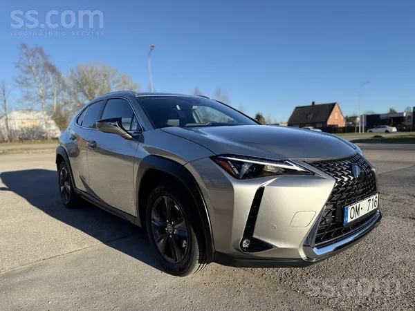 Lexus Pārdodu 2023. gada Lexus UX 250h ar 19000 km nobra