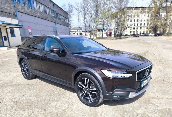 Volvo V90