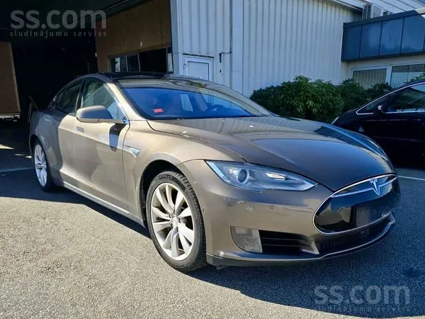Tesla Tesla S 70D 4x4 maiņa neinterese