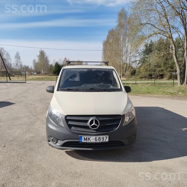 Mercedes Sakarā ar autoparka atjaunošanu tiek tirgots MB vi