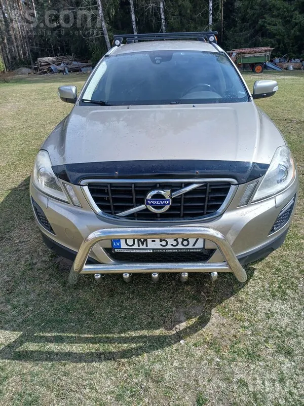 Pārdod xc60, kopta, gaiši brūna maiņkrāsa. Ādas salons. Jumta šķērsstieņi, ā