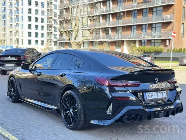 BMW 840