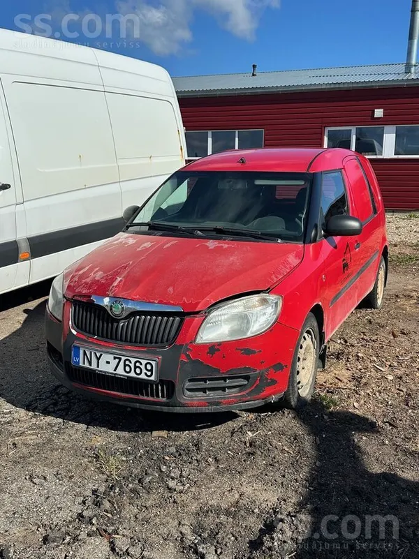Skoda Pārdod Kravas transporta furgonu Škoda Praktik bez