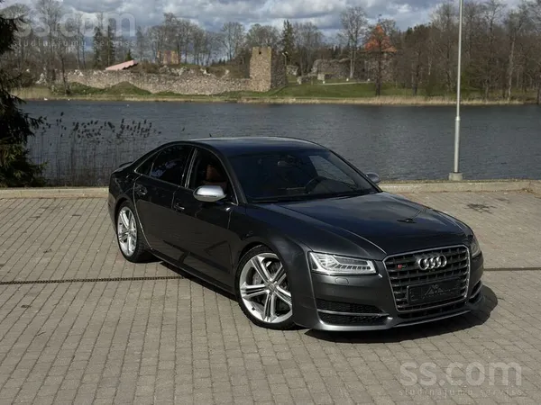 Audi S8