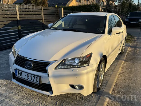 Pārdodu Lexus GS 300h, 2015. gads. Uzticams un komfortabls auto, kas nodroši