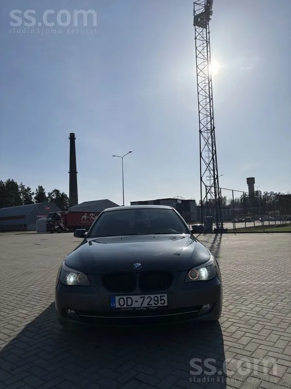 BMW 525