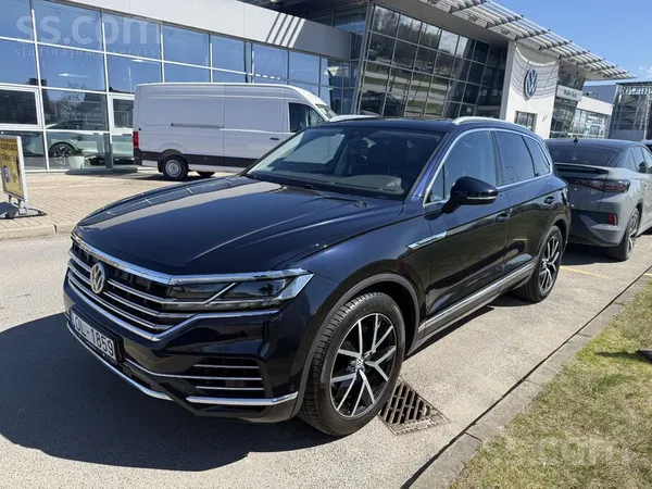 Volkswagen VW Touareg 2019, максимальная комплектация. 