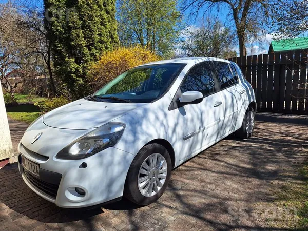 Renault Ekonomisks un praktisks pilsētas auto ar lētām uzt