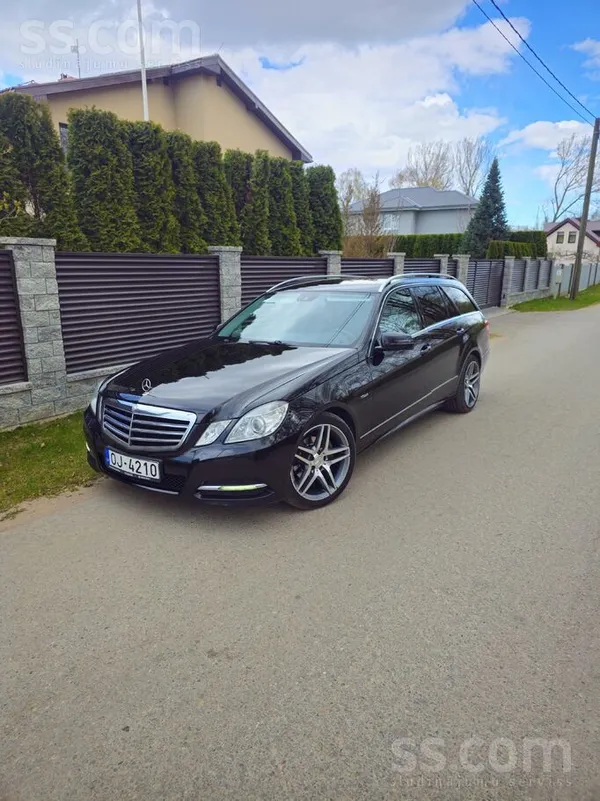 Pārdodu Mercedes-Benz E200 Cdi ar automātisko ātrumkārbu. Komfortabls un uzt
