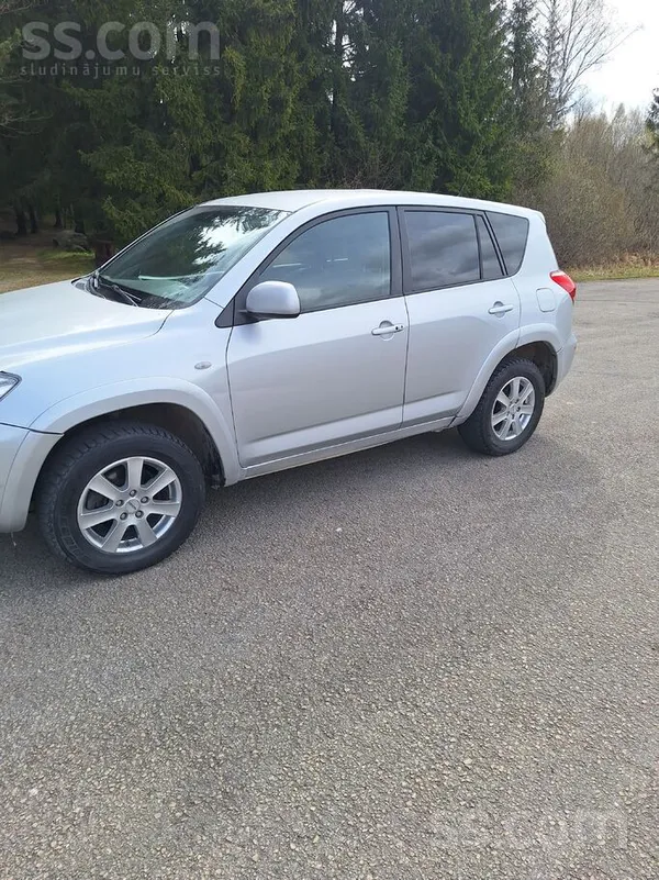 Toyota Pārdodu Toyota rav4, 2.2d 130kw, mašīna ir labā te
