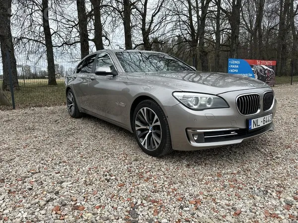 BMW 730