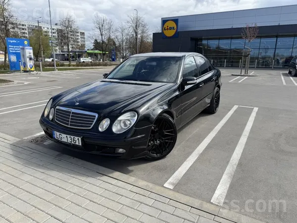 Mercedes E200
