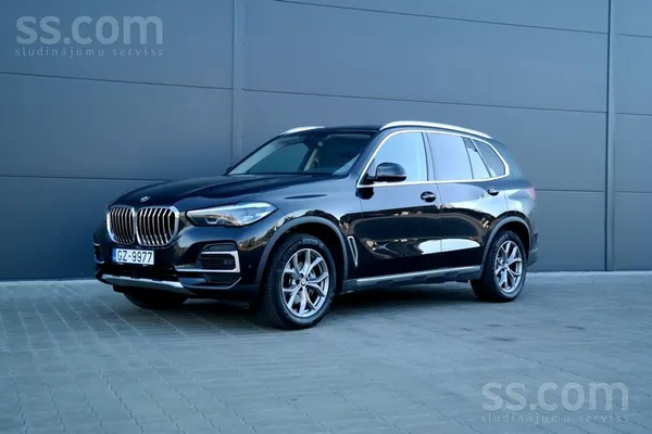 BMW Uzņēmums pārdod mazlietotu BMW X5 Xdrive 3d (210 K