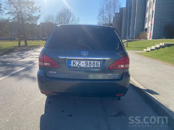 Toyota Avensis Verso