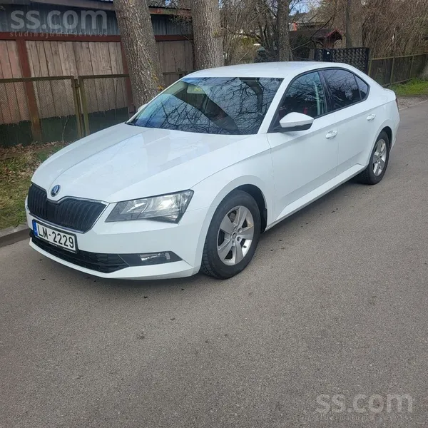 Skoda Pārdodu 2018. gadā pirktu Škoda Superb, kurai biji