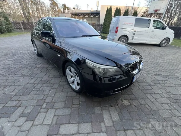 BMW 525