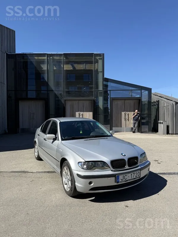 BMW 320