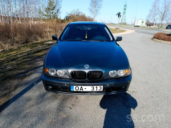 BMW 525